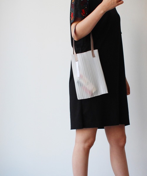 GLOBAL FORME CONCRETE（グローバルフォルムコンクリート）の「【zero】Pleats bag small stripe