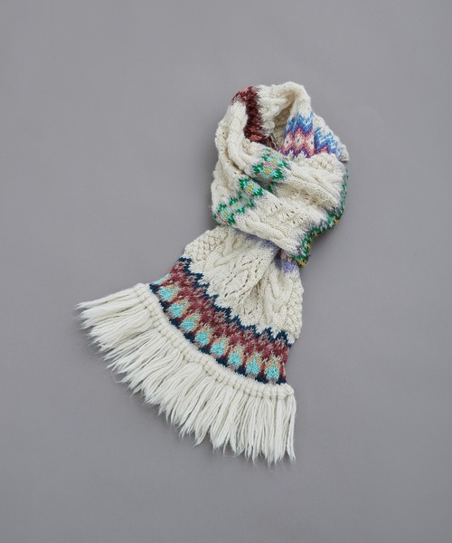 cardo fabrica（カルドファブリカ）の「ケーブル×編み込み柄ハンドニットマフラー（マフラー・レディース・キナリ/チャコールグレー・FREE）」の2枚目の写真