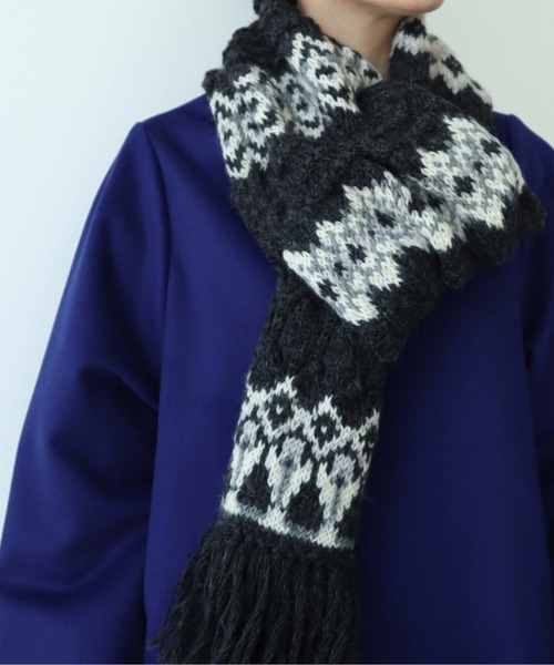 cardo fabrica（カルドファブリカ）の「ケーブル×編み込み柄ハンドニットマフラー（マフラー・レディース・キナリ/チャコールグレー・FREE）」の14枚目の写真