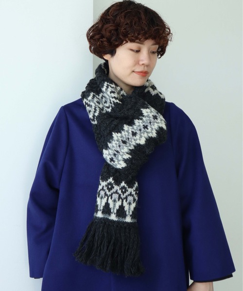 cardo fabrica（カルドファブリカ）の「ケーブル×編み込み柄ハンドニットマフラー（マフラー・レディース・キナリ/チャコールグレー・FREE）」の11枚目の写真