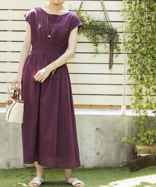 URBAN RESEARCH（アーバンリサーチ）の「ウエストスモッキングノースリワンピース（ワンピース・レディース・ブラック/ライトカーキ/パープル系その他/ブルー系その他/ライトブラウン・FREE）」の5枚目の写真