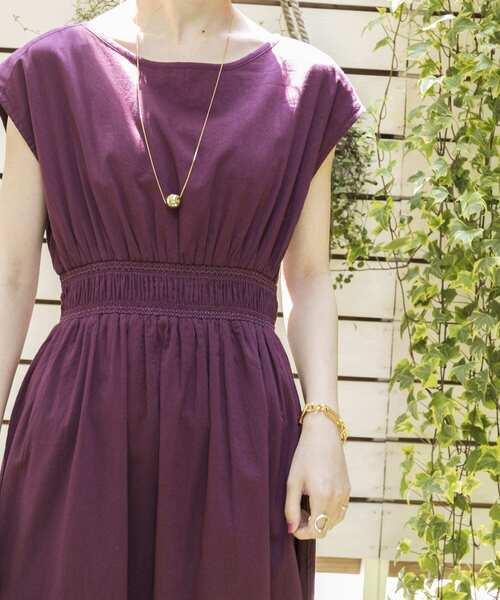 URBAN RESEARCH（アーバンリサーチ）の「ウエストスモッキングノースリワンピース（ワンピース・レディース・ブラック/ライトカーキ/パープル系その他/ブルー系その他/ライトブラウン・FREE）」の6枚目の写真