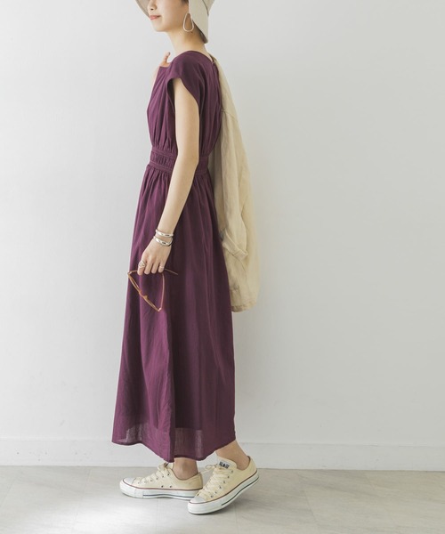 URBAN RESEARCH（アーバンリサーチ）の「ウエストスモッキングノースリワンピース（ワンピース・レディース・ブラック/ライトカーキ/パープル系その他/ブルー系その他/ライトブラウン・FREE）」の11枚目の写真