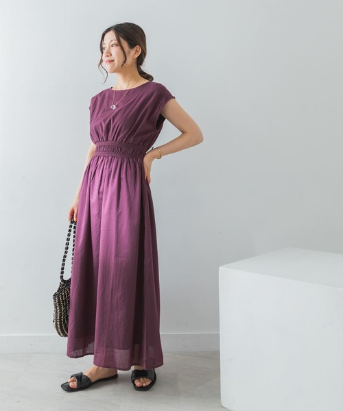 URBAN RESEARCH（アーバンリサーチ）の「ウエストスモッキングノースリワンピース（ワンピース・レディース・ブラック/ライトカーキ/パープル系その他/ブルー系その他/ライトブラウン・FREE）」の17枚目の写真