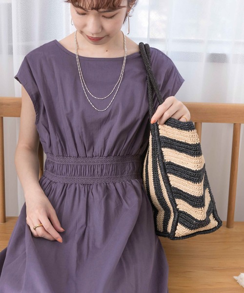 URBAN RESEARCH（アーバンリサーチ）の「ウエストスモッキングノースリワンピース（ワンピース・レディース・ブラック/ライトカーキ/パープル系その他/ブルー系その他/ライトブラウン・FREE）」の19枚目の写真