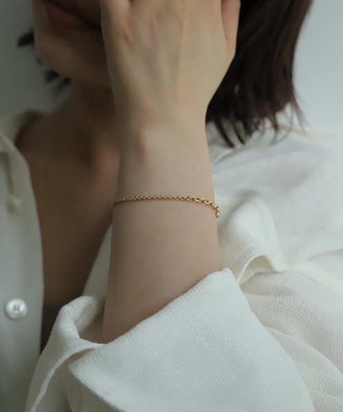 PAS TIERRA（パティエラ）の「－Chaine－ 甲丸＆アズキチェーンブレスレット（ブレスレット・レディース・シルバー/イエローゴールド・FREE）」の4枚目の写真