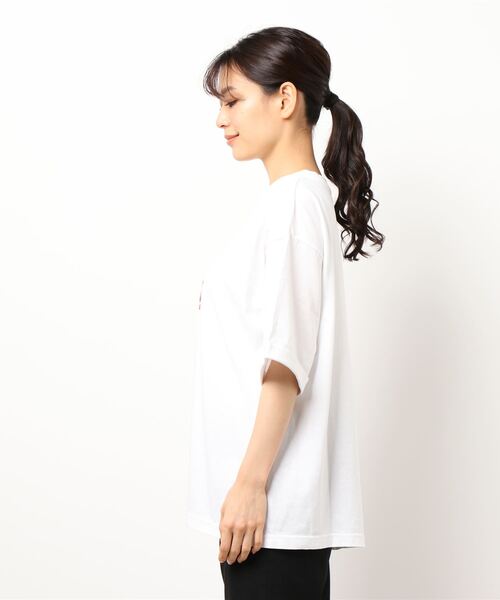 Samansa Mos2（サマンサ モスモス）の「ピグメント加工ロゴプリントTシャツ（Tシャツ/カットソー・レディース・ベージュ/チャコール/オフホワイト・ﾌﾘ-）」の5枚目の写真