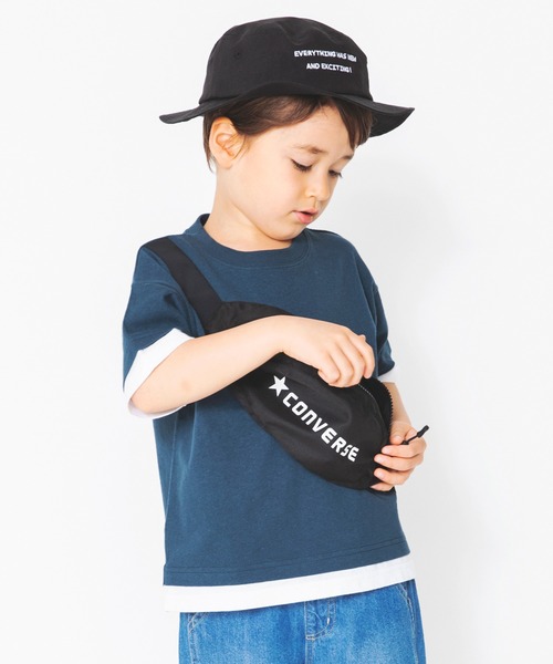 CONVERSE（コンバース）の「【CONVERSE/コンバース】ボディバッグ付き半袖Tシャツ（Tシャツ/カットソー・キッズ・グリーン/キャメル・100cm/110cm/120cm/130cm/140cm）」の3枚目の写真