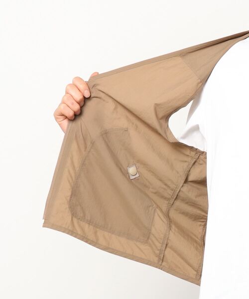 NANO universe（ナノユニバース）の「スーパーライトアーバンベスト（ベスト・メンズ・ベージュ/ネイビー・M/L）」の14枚目の写真