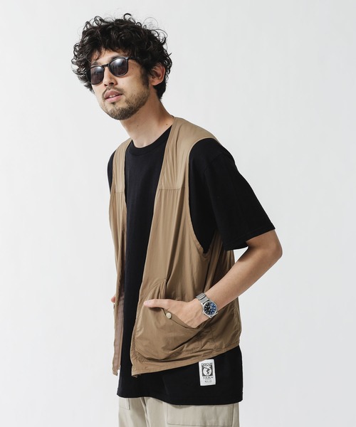 NANO universe（ナノユニバース）の「スーパーライトアーバンベスト（ベスト・メンズ・ベージュ/ネイビー・M/L）」の6枚目の写真