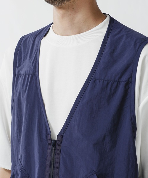 NANO universe（ナノユニバース）の「スーパーライトアーバンベスト（ベスト・メンズ・ベージュ/ネイビー・M/L）」の3枚目の写真