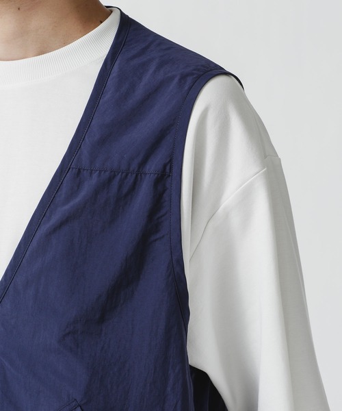 NANO universe（ナノユニバース）の「スーパーライトアーバンベスト（ベスト・メンズ・ベージュ/ネイビー・M/L）」の8枚目の写真