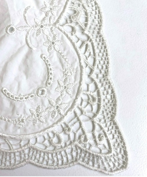 Libra Cue（リブラ キュー）の「クラシックレースつけ襟（付け襟・レディース・ホワイト/ブラック/グレイッシュベージュ・FREE）」の7枚目の写真