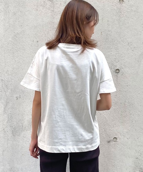 AIMER（エメ）の「フラワープリントTシャツ（Tシャツ/カットソー・レディース・オフホワイト/サックスブルー/ピンク・MEDIUM）」の5枚目の写真