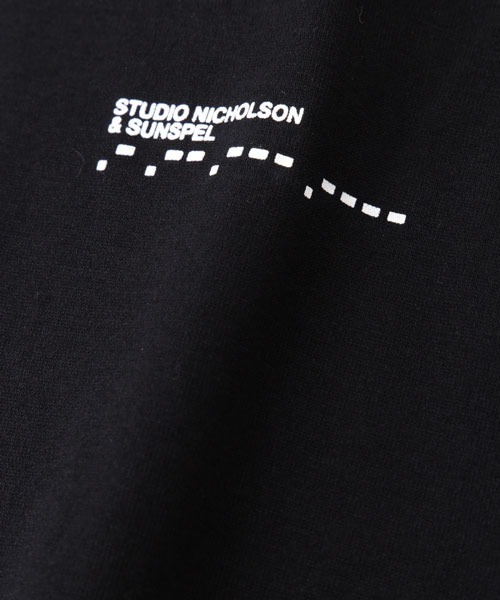 STUDIO NICHOLSON（スタジオニコルソン）の「【Sunspel and Studio Nicholson】MIDWEIGHT COTTON（Tシャツ/カットソー・メンズ・ブラック/アイボリー/ターコイズブルー・SMALL/XS/MEDIUM/LARGE）」の9枚目の写真