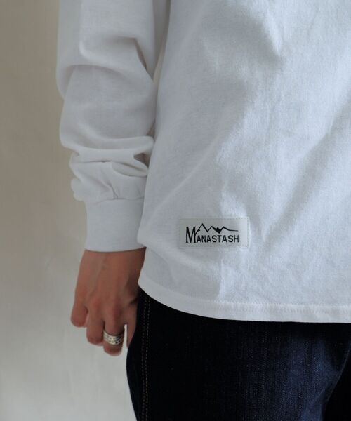 MANASTASH（マナスタッシュ）の「MANASTASH/マナスタッシュ　W's LEAF SMILE L/S TEE　ウィメンズリーフスマイルロングスリーブティー（Tシャツ/カットソー・レディース・ホワイト/サンドベージュ/ブラック・MEDIUM）」の4枚目の写真