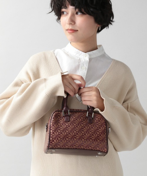 RAGEBLUE(レイジブルー)の「フラワー柄/モノグラムボストン/237608(ボストンバッグ・レディース・パープル/ブラウン/グリーン/ブラック・FREE)」の2枚目の写真