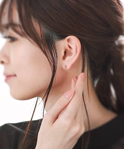 COCOSHNIK（ココシュニック）の「K10ミラーカットSライン 中折れ フープピアス（ピアス（両耳用）・レディース・ホワイト系その他7・00）」の9枚目の写真