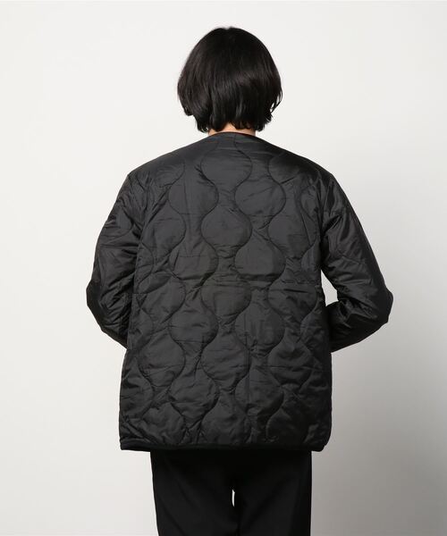 UNIVERSAL OVERALL(ユニバーサルオーバーオール)の「【UNIVERSAL OVERALL/ユニバーサルオーバーオール】 キルティング Vネック パイピング ジャケット/ QUILT BLOUSON(ナイロンジャケット・メンズ・ブラック/オリーブ/オフホワイト・M/L/XL)」の13枚目の写真