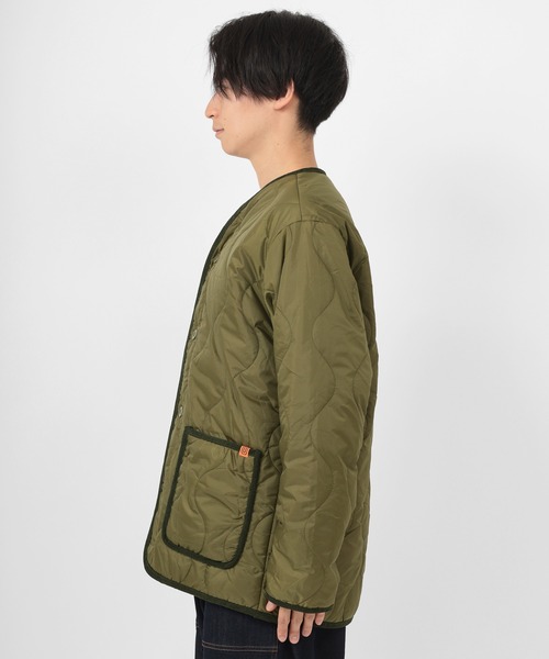 UNIVERSAL OVERALL(ユニバーサルオーバーオール)の「【UNIVERSAL OVERALL/ユニバーサルオーバーオール】 キルティング Vネック パイピング ジャケット/ QUILT BLOUSON(ナイロンジャケット・メンズ・ブラック/オリーブ/オフホワイト・M/L/XL)」の19枚目の写真