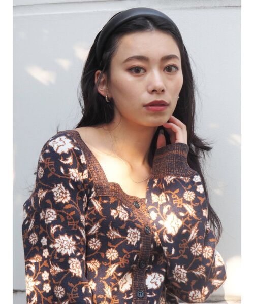 EVRIS（エヴリス）の「エコレザーカチューシャ（カチューシャ・レディース・アイボリー/ブラック/ベージュ・FREE）」の10枚目の写真