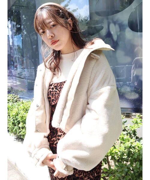 EVRIS（エヴリス）の「エコレザーカチューシャ（カチューシャ・レディース・アイボリー/ブラック/ベージュ・FREE）」の16枚目の写真