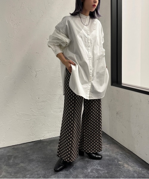 apres jour mignon(アプレジュールミニョン)の「スリット入りバンドカラーシャツ【ZOZOTOWN限定アイテム】(シャツ/ブラウス・レディース・オフホワイト/グレイッシュベージュ/ブラック・フリー/X-LARGE)」の8枚目の写真