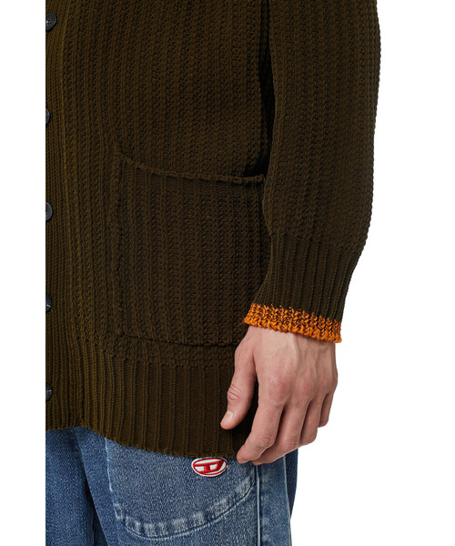 DIESEL(ディーゼル)の「メンズ カーディガン ローゲージ(カーディガン/ボレロ・メンズ・オリーブ/ネイビー・SMALL/X-SMALL/LARGE/MEDIUM)」の4枚目の写真