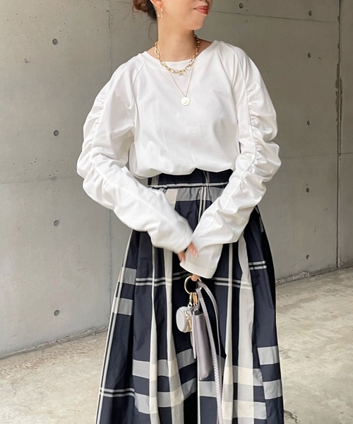 DouDou（ドゥドゥ）の「袖ギャザープルオーバー（Tシャツ/カットソー・レディース・ホワイト/ブラック/グレー・FREE）」の4枚目の写真