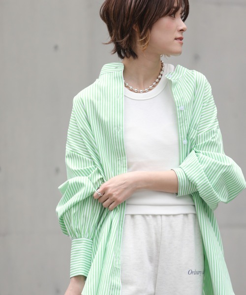 frames RAY CASSIN（フレームスレイカズン）の「WEB限定 カラーストライプバンドカラーオーバーシャツ（シャツ/ブラウス・レディース・ブルー/イエロー×グリーン/イエロー/ネイビー/ピンク/ライトグリーン・FREE）」の2枚目の写真