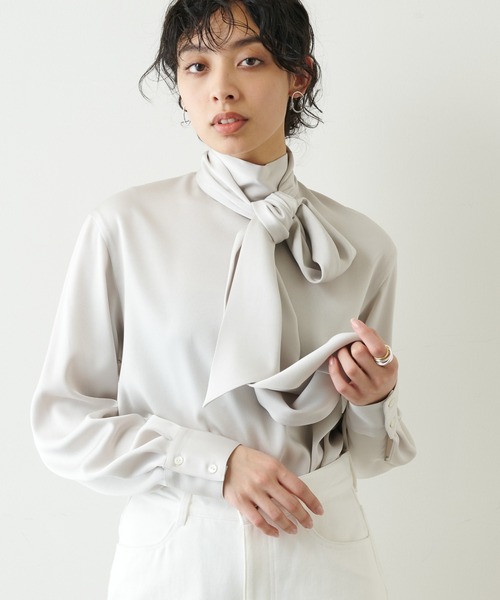 Whim Gazette（ウィムガゼット）の「ボリュームボウタイブラウス