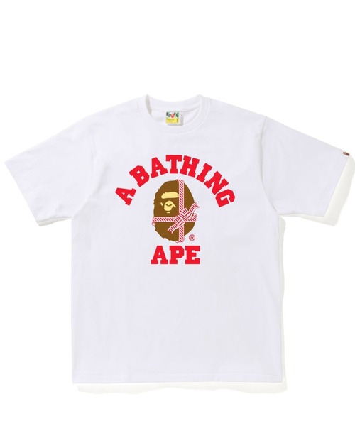 A BATHING APE(アベイシングエイプ)の「CHRISTMAS COLLEGE TEE M(Tシャツ/カットソー・メンズ・ホワイト×レッド/ホワイト×グリーン・SMALL/MEDIUM/LARGE/X-LARGE/XX-LARGE/XXX-LARGE)」の1枚目の写真