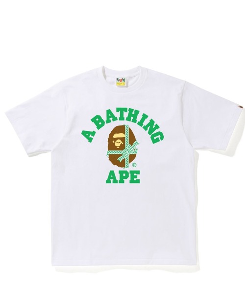A BATHING APE(アベイシングエイプ)の「CHRISTMAS COLLEGE TEE M(Tシャツ/カットソー・メンズ・ホワイト×レッド/ホワイト×グリーン・SMALL/MEDIUM/LARGE/X-LARGE/XX-LARGE/XXX-LARGE)」の2枚目の写真