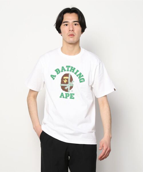 A BATHING APE(アベイシングエイプ)の「CHRISTMAS COLLEGE TEE M(Tシャツ/カットソー・メンズ・ホワイト×レッド/ホワイト×グリーン・SMALL/MEDIUM/LARGE/X-LARGE/XX-LARGE/XXX-LARGE)」の4枚目の写真