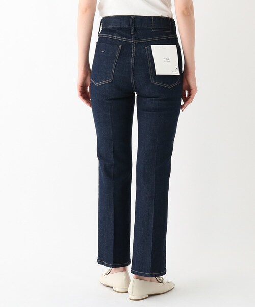 OPAQUE.CLIP（オペークドットクリップ）の「◆リサイクルコットンデニム 202 FLARE【WEB限定サイズ】（デニムパンツ・レディース・ダークネイビー/ネイビー/アイボリー/ナチュラル・36/38/34/42/40）」の14枚目の写真