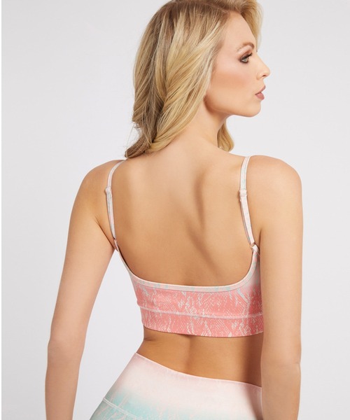 Guess（ゲス）の「Corrine Python Active Bra（スポーツブラ・レディース・グレー/その他・SMALL/MEDIUM/X-SMALL）」の4枚目の写真