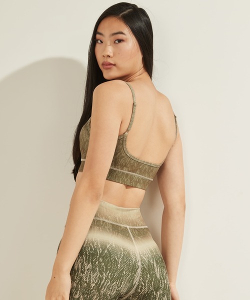 Guess（ゲス）の「Corrine Python Active Bra（スポーツブラ・レディース・グレー/その他・SMALL/MEDIUM/X-SMALL）」の8枚目の写真