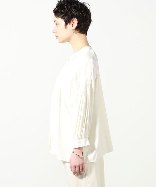 NOLLEY’S（ノーリーズ）の「◇【WEB限定】割繊シャンブレーブラウス（シャツ/ブラウス・レディース・ネイビー/オフホワイト/ライトグリーン/グレイッシュベージュ・FREE）」の16枚目の写真