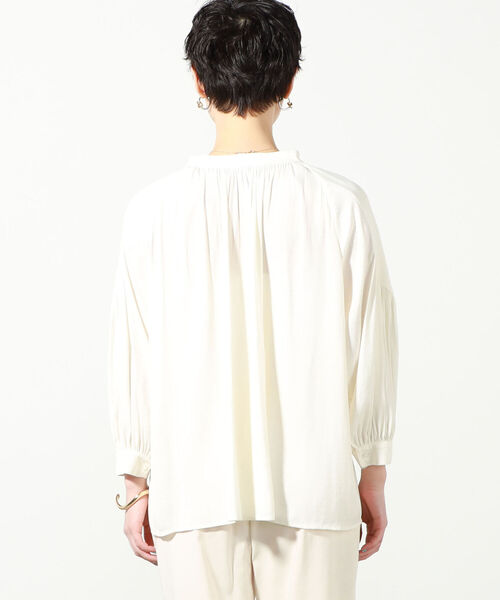 NOLLEY’S（ノーリーズ）の「◇【WEB限定】割繊シャンブレーブラウス（シャツ/ブラウス・レディース・ネイビー/オフホワイト/ライトグリーン/グレイッシュベージュ・FREE）」の15枚目の写真