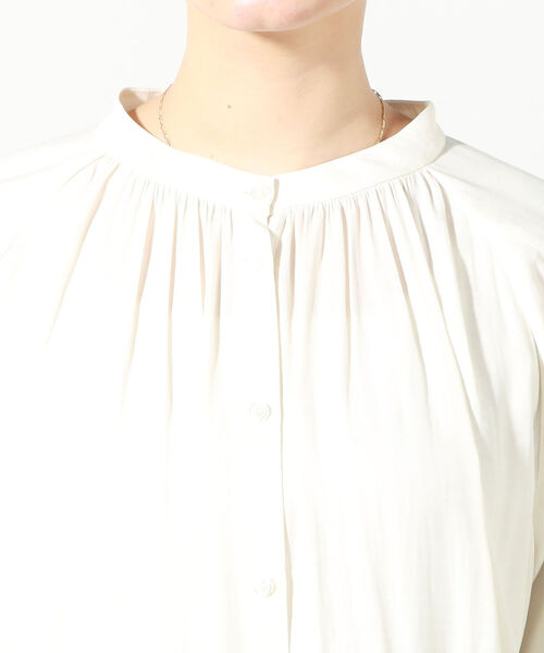 NOLLEY’S（ノーリーズ）の「◇【WEB限定】割繊シャンブレーブラウス（シャツ/ブラウス・レディース・ネイビー/オフホワイト/ライトグリーン/グレイッシュベージュ・FREE）」の14枚目の写真