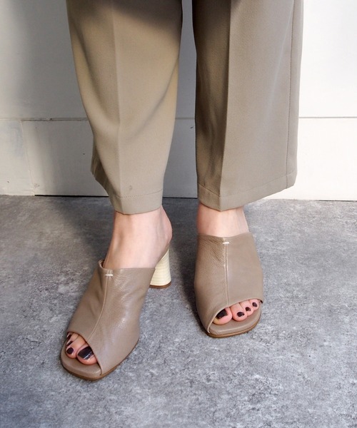 apres（アプレ）の「【撥水】ミュールサンダル　-8650387（サンダル・レディース・ブラック/プラチナム/グレイッシュベージュ・23.5cm/24.5cm/23.0cm/24.0cm/22.5cm）」の13枚目の写真