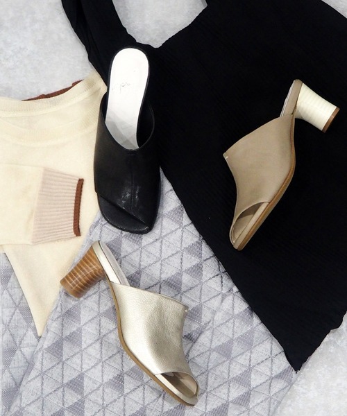 apres（アプレ）の「【撥水】ミュールサンダル　-8650387（サンダル・レディース・ブラック/プラチナム/グレイッシュベージュ・23.5cm/24.5cm/23.0cm/24.0cm/22.5cm）」の4枚目の写真