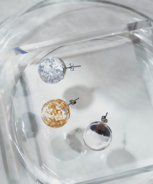 VANNIE U(ヴァニーユー)の「sphere pierce(ピアス(両耳用)・レディース・シルバー/ゴールド/クリア・FREE)」の8枚目の写真