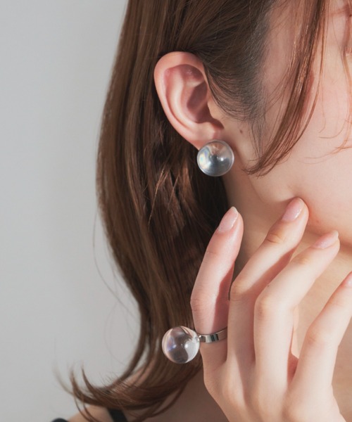 VANNIE U(ヴァニーユー)の「sphere pierce(ピアス(両耳用)・レディース・シルバー/ゴールド/クリア・FREE)」の6枚目の写真