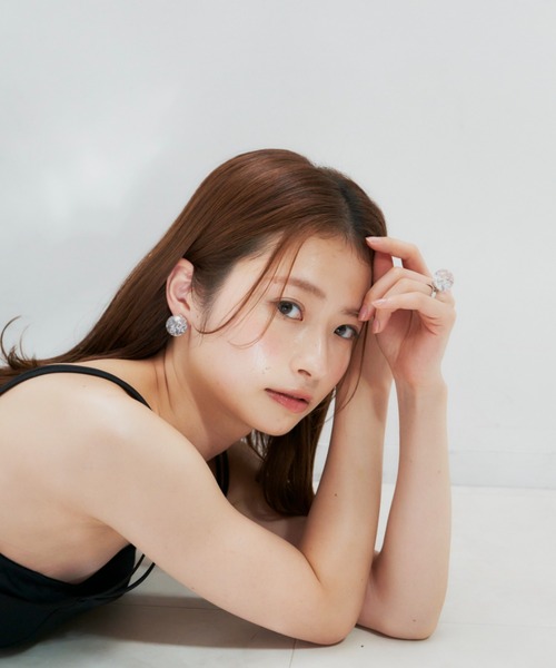 VANNIE U(ヴァニーユー)の「sphere pierce(ピアス(両耳用)・レディース・シルバー/ゴールド/クリア・FREE)」の16枚目の写真