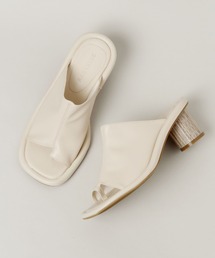 ソフトレザーヒールサンダル