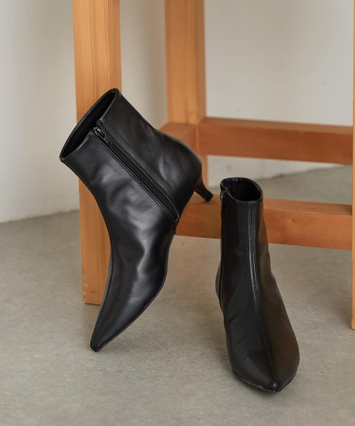 PAPILLONNER(パピヨネ)の「ポインテッドブーティー/PAPILLONNER/パピヨネ(ブーツ・レディース・ブラック/ベージュ・38/36/37)」の2枚目の写真