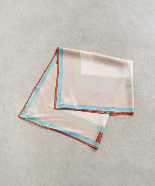 COLLAGE GALLARDAGALANTE(コラージュガリャルダガランテ)の「マルチスクエアスカーフ/PAPILLONNER/パピヨネ(バンダナ/スカーフ・レディース・ネイビー/オレンジ・FREE)」の8枚目の写真