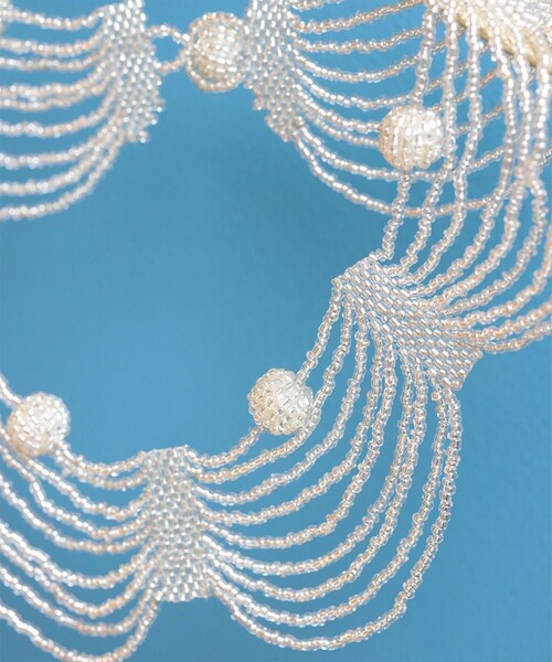 Ray BEAMS(レイビームス)の「designsix LONDON × Ray BEAMS / 別注 フリル ビーズ ネックレス(ネックレス・レディース・シルバー/イエロー/サックスブルー/ピンク・ONE SIZE)」の5枚目の写真