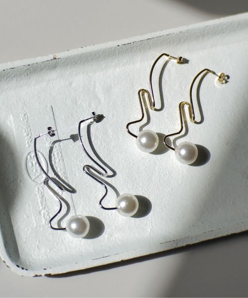 Port（ポート）の「メタル ニュアンス ライン パール ピアス_（ピアス（両耳用）・レディース・シルバー/ゴールド・FREE）」の3枚目の写真